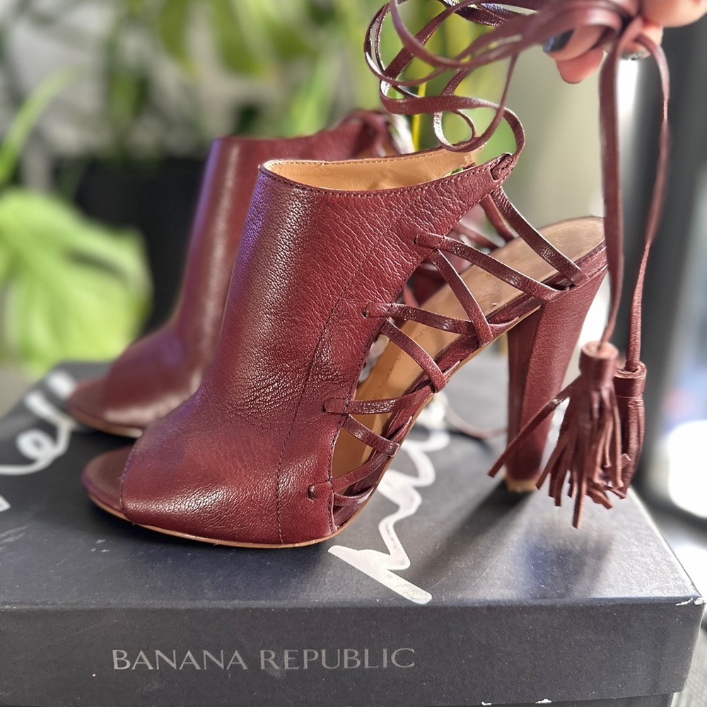 Banana Republic Maroon Strappy Heels